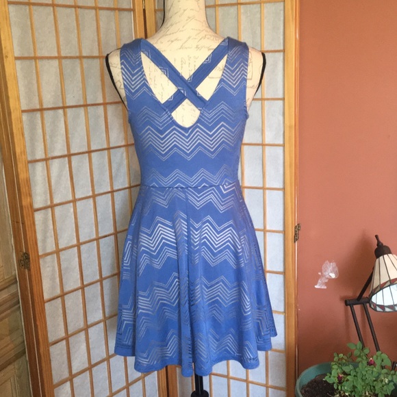 *DONATED* Juniors Chevron Lined Skater Dress S - Picture 4 of 8